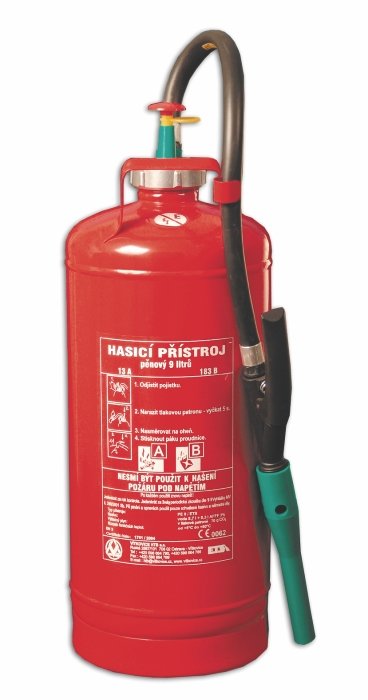 Pěnový hasicí přístroj