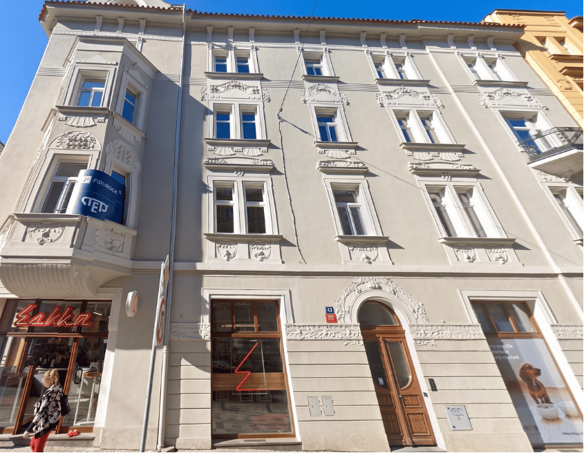       
          Protipožární dveře do bytové jednotky v ulici Veletržní v Praze
      