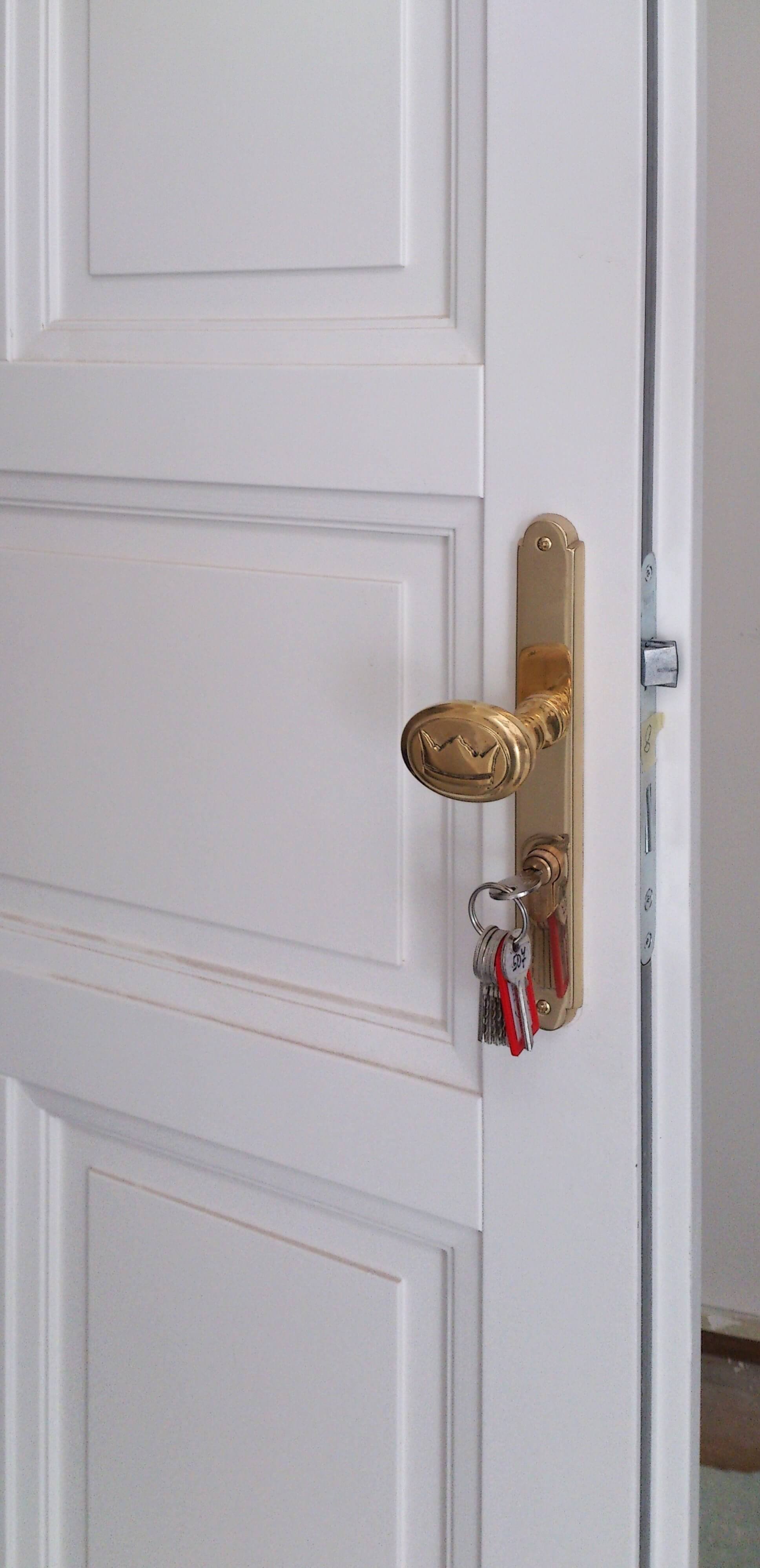 Bílé historické protipožární dveře Bílé historické protipožární dveře